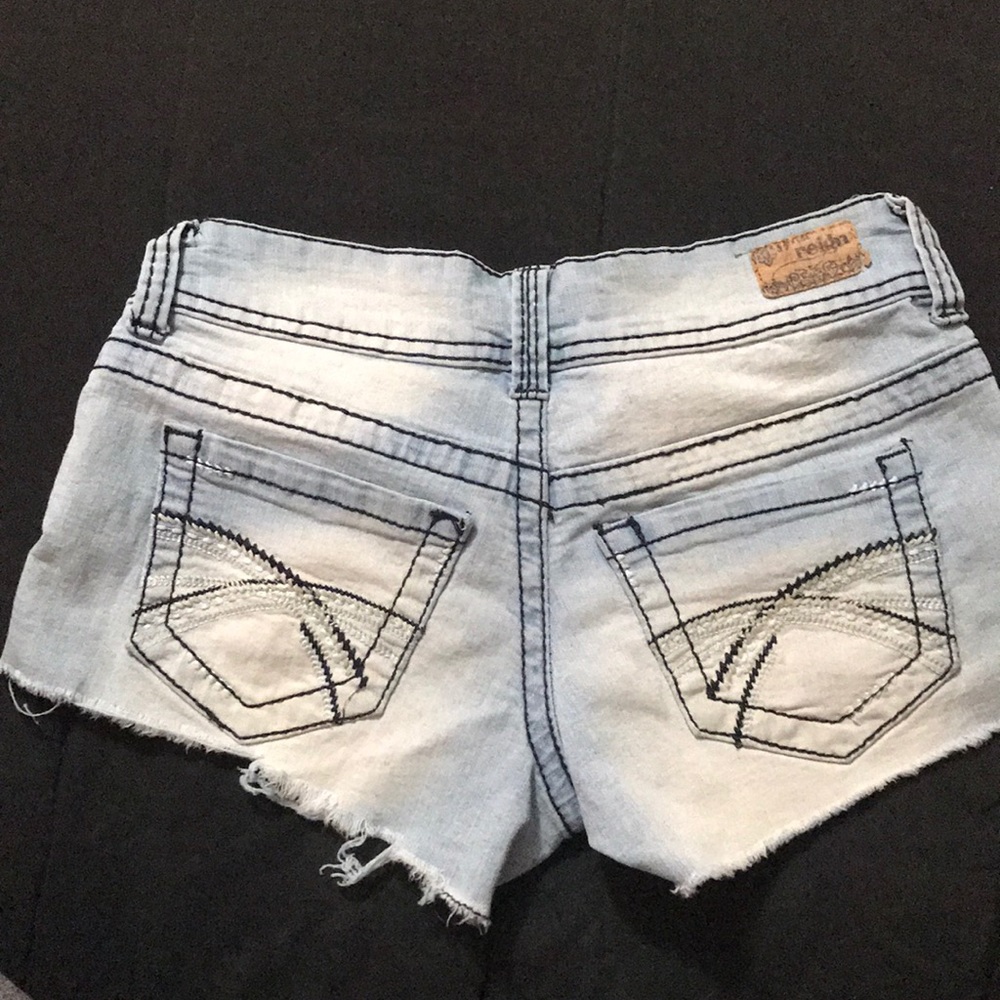 Shorts - Picture 2 of 4